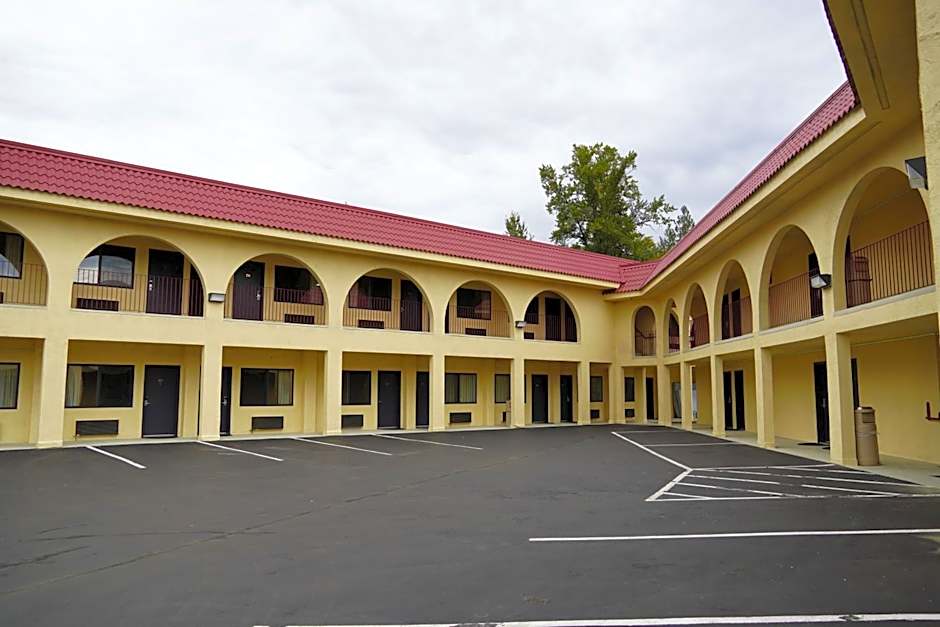 Timberland Inn & Suites