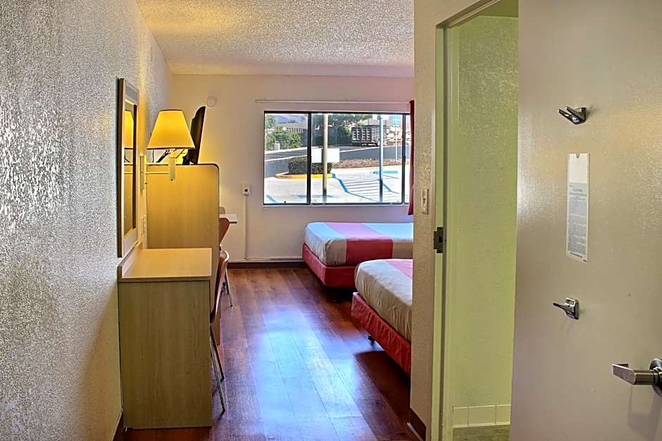 Motel 6-San Simeon, CA - Hearst Castle Area