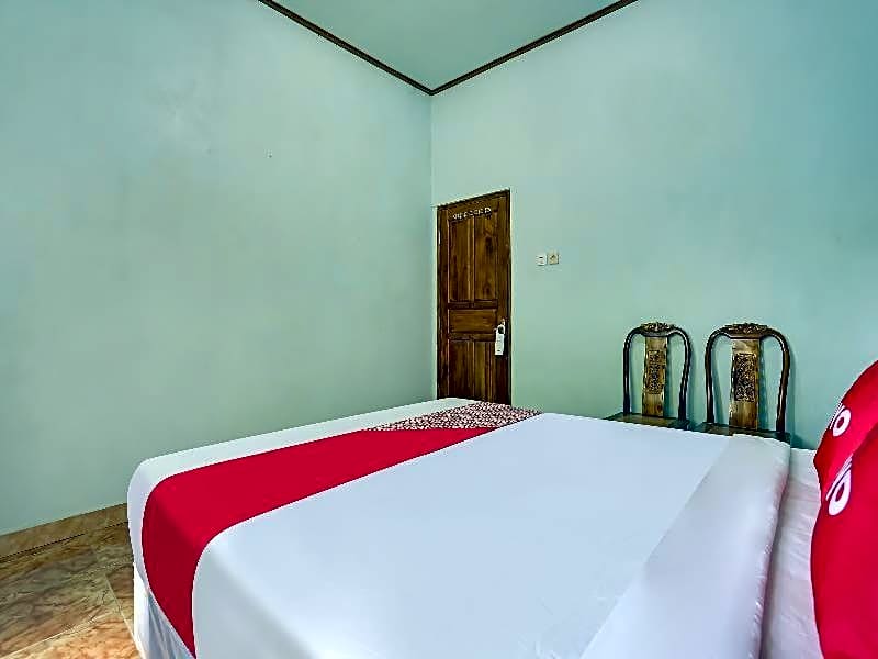 OYO Homes 91094 Desa Wisata Banyuatis