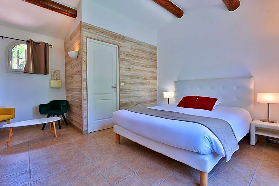 Logis Hôtel & Spa Déjeunez Sous L'Arbre