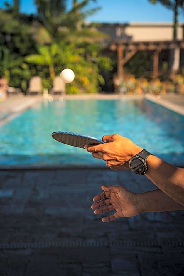 Dina Morgabine Saint Gilles