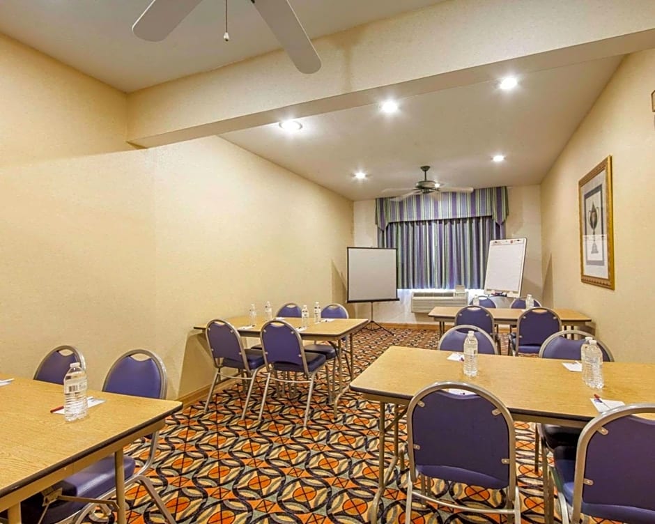 Comfort Suites London
