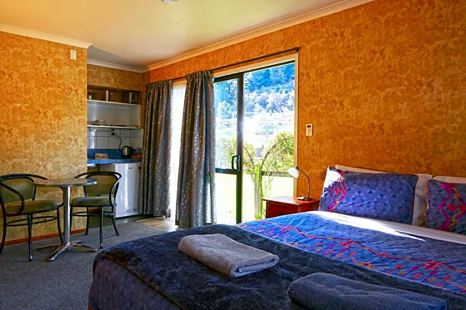 Queenstown Holiday Park Creeksyde