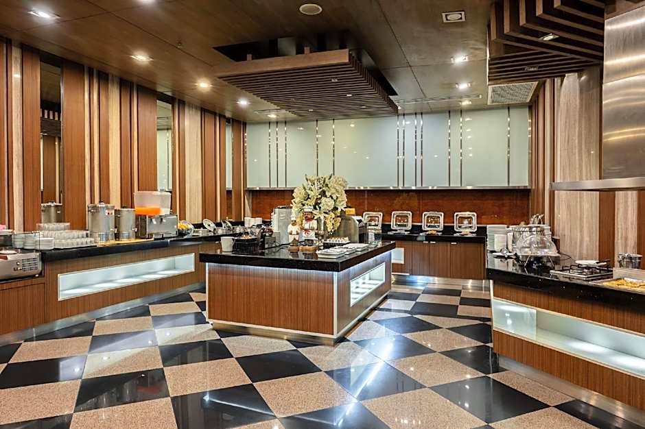 Sri U-Thong Grand Hotel
