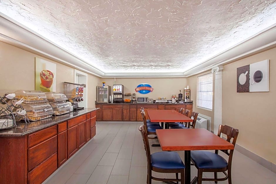 Baymont by Wyndham Lake City