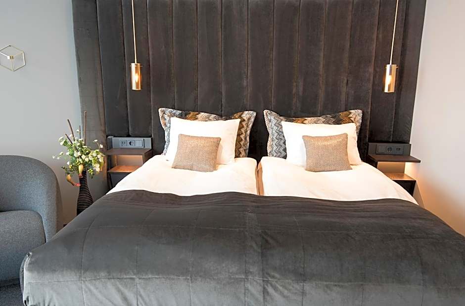 B14 Apartments & Rooms