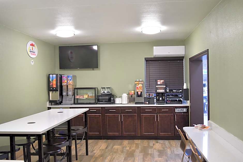 Super 8 by Wyndham Raleigh Downtown South