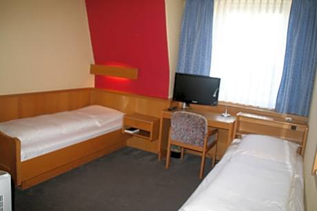 Twin Room with Bathroom