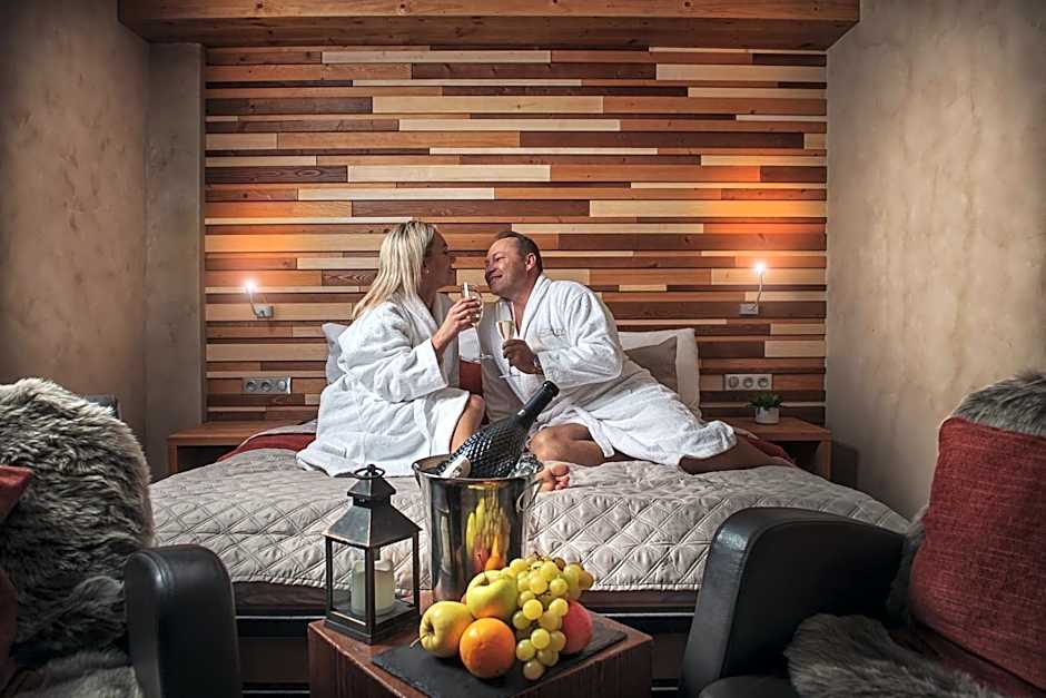 Noc na Chopku, Rotunda