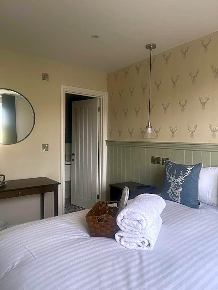 The Horseshoe and Castle