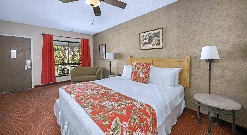 Caliente Tropics Hotel
