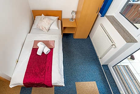 Single Room with Mountain View