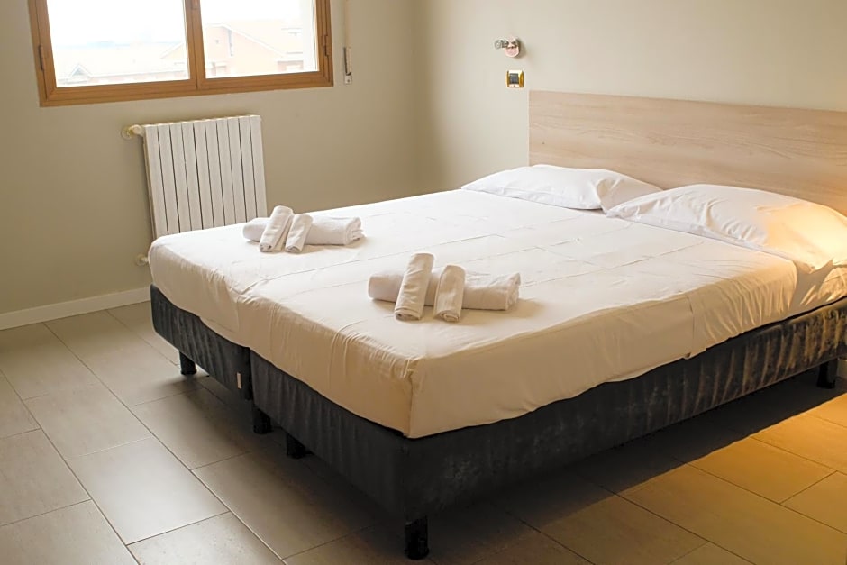 Photo 1 of 4 of Economy Triple Room