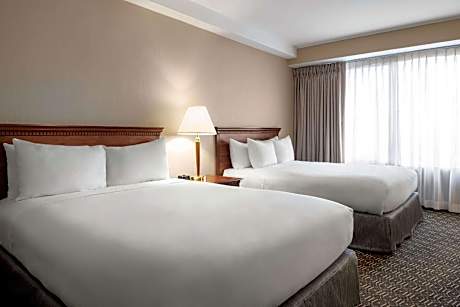 2 Queen Beds Accessible Room Non-Smoking