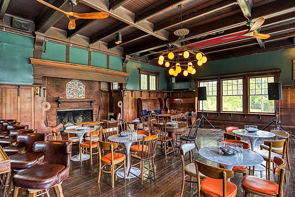 Apple Tree Inn – Lenox, MA