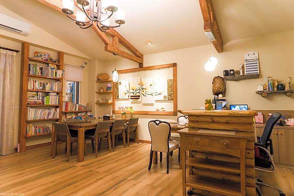 Books & Woods Bed and Breakfast