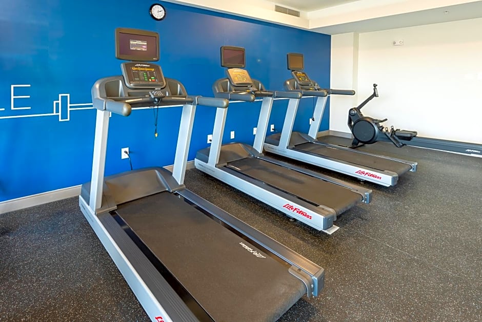 Holiday Inn Express & Suites Englewood - Denver South By IHG