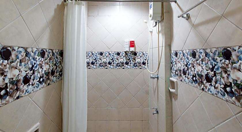 RedDoorz @ Teofila Lodge