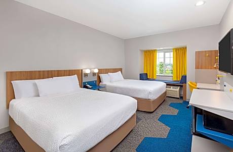 Queen Room with Two Queen Beds - Non-Smoking
