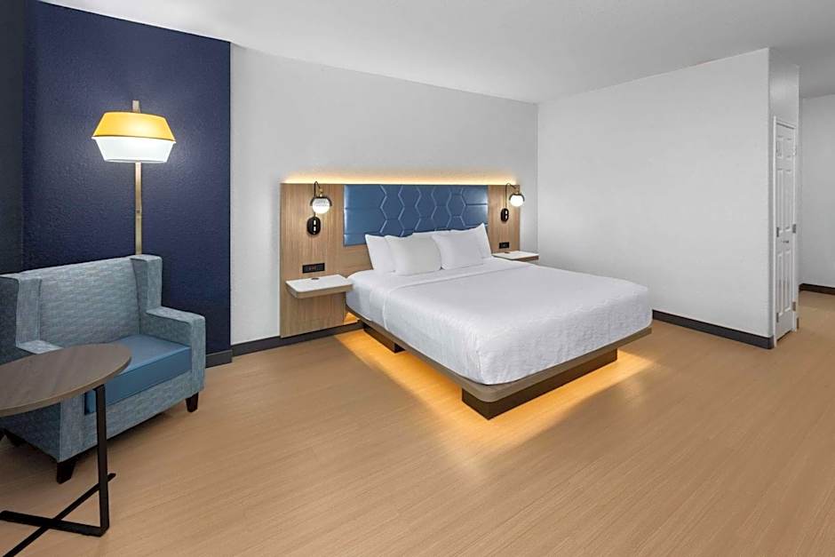 La Quinta Inn & Suites by Wyndham San Antonio Northwest
