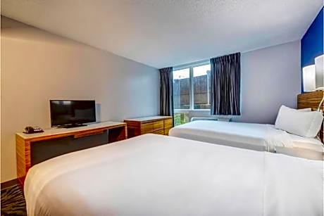 2 Queen Beds | Mobility Accessible Tub Nsmk