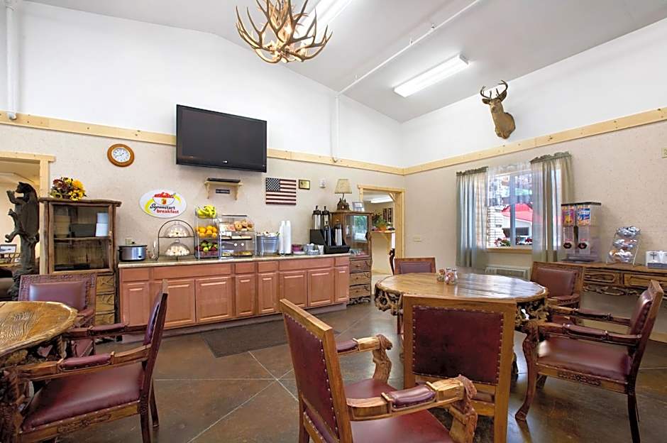 Super 8 by Wyndham Powell