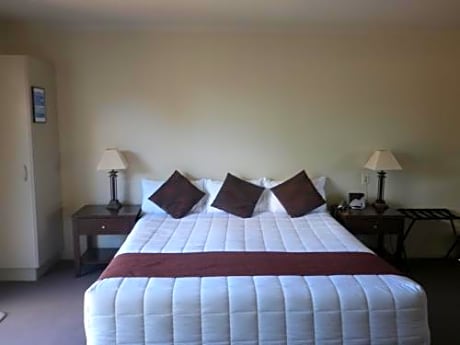 Executive Suite with Spa Bath