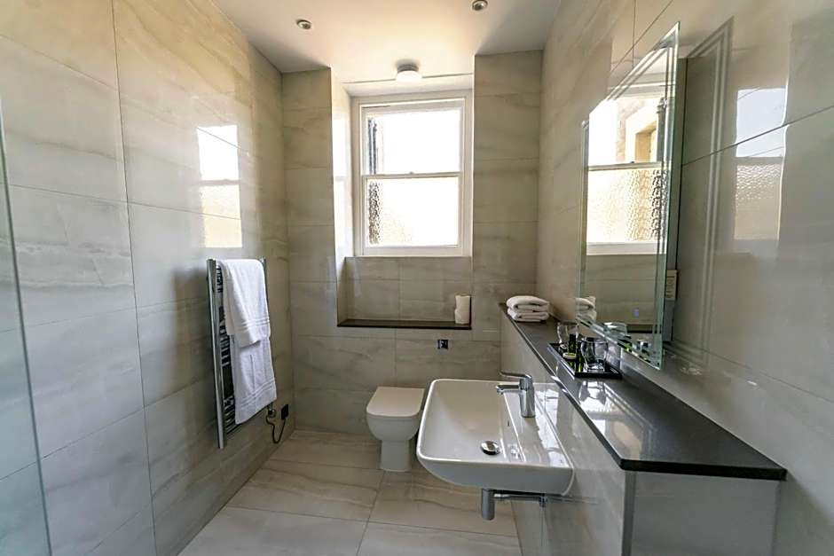 Oatlands Park Hotel