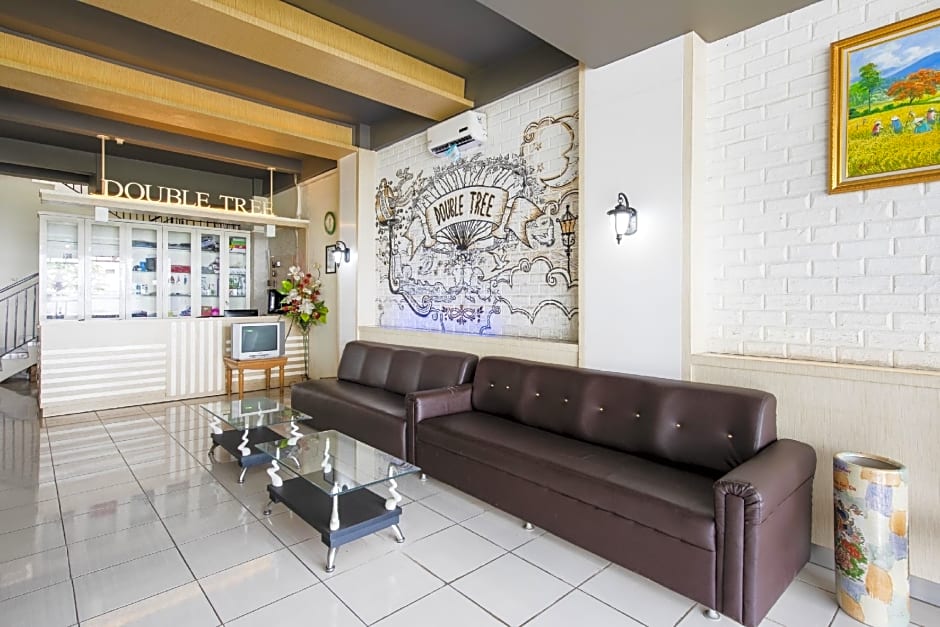 Super OYO 3746 Double Tree Guesthouse