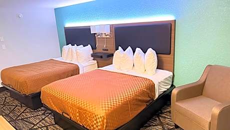 Lodge Deluxe Double Queen Suite