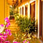 El Encanto Inn & Suites