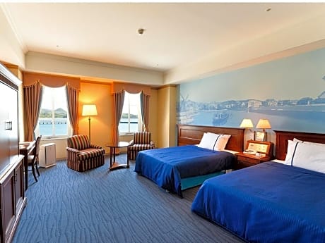Deluxe Quadruple Room with Harbor View