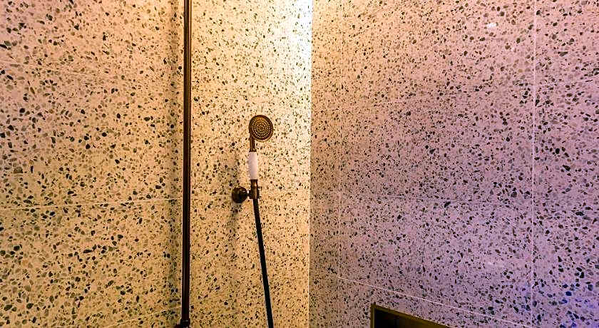 Tien Terrace Macalister