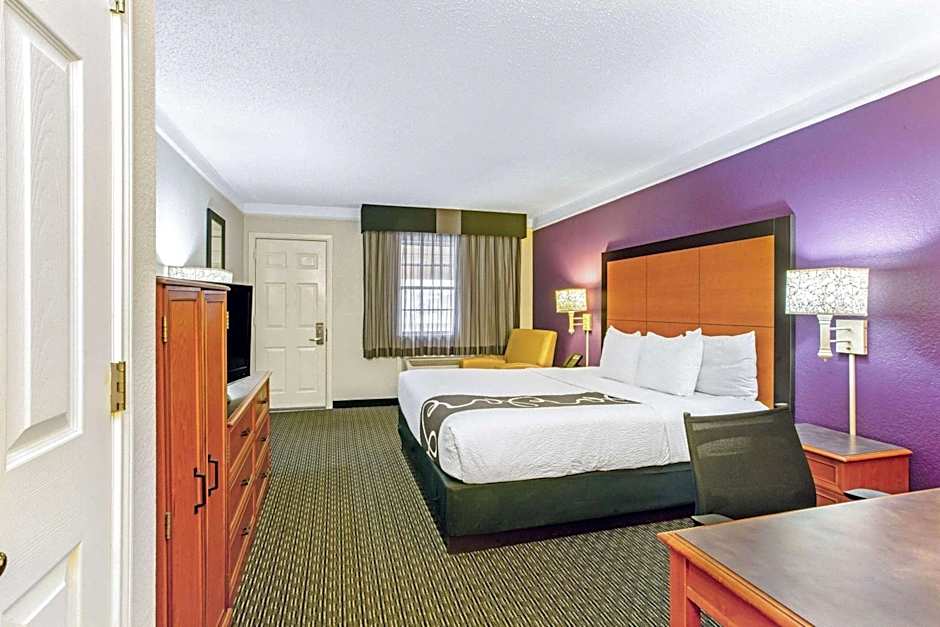 La Quinta Inn & Suites by Wyndham And Conference Center San Angelo