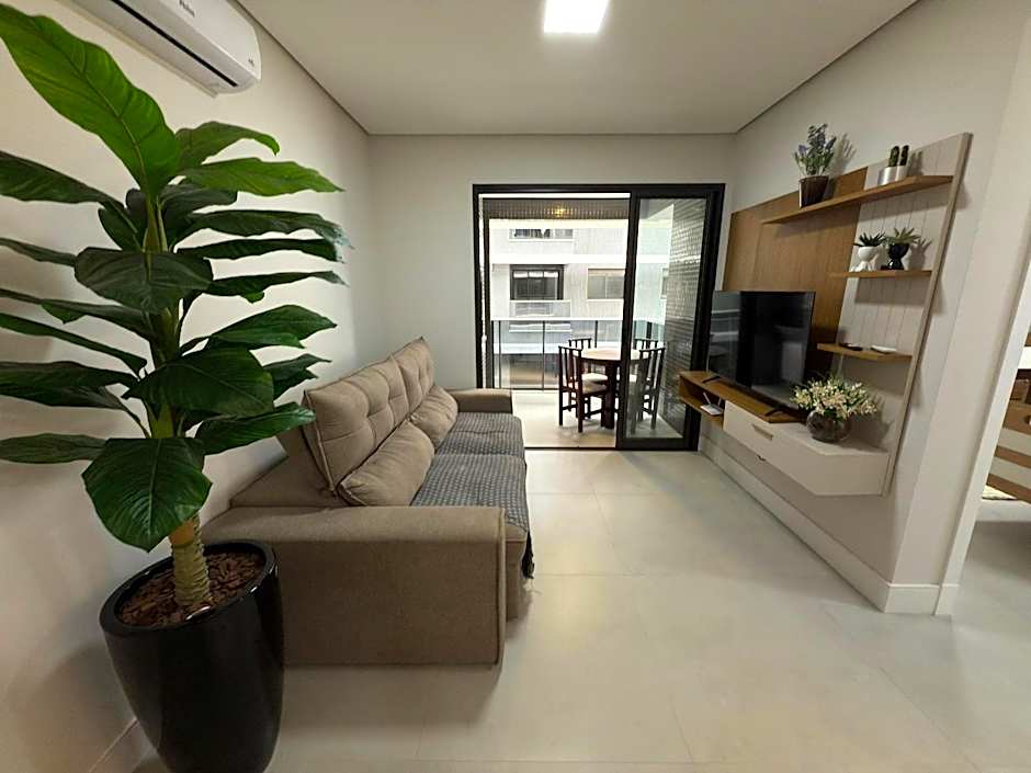 Cód 87 - Apartamento a 150 metros do mar!