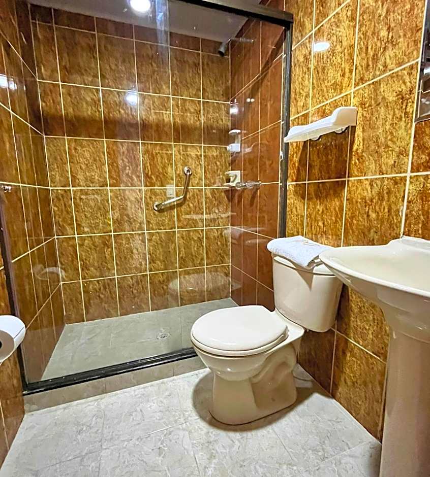 Ayenda 1032 Titas House