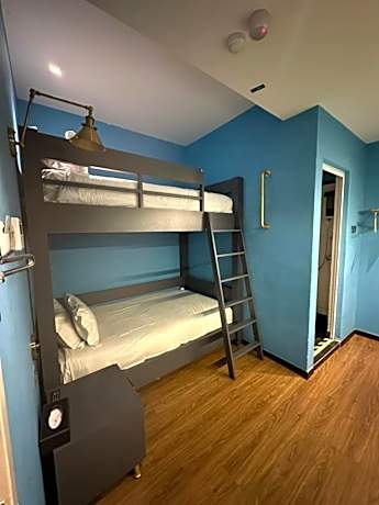 Attache Room
