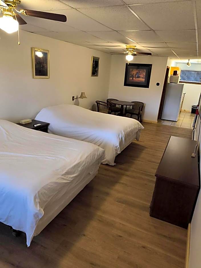 Sara Placid Inn & Suites