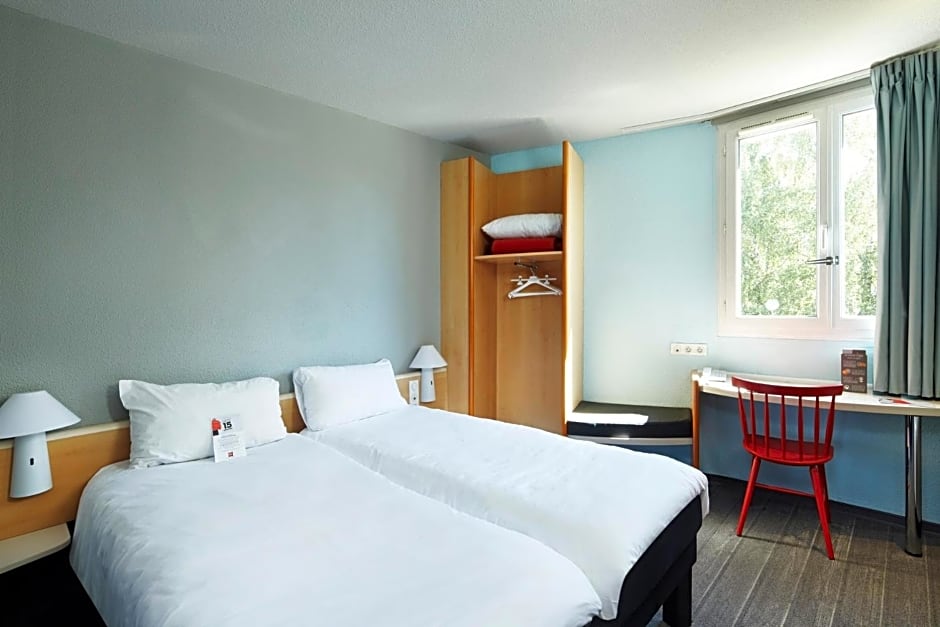 ibis Chartres Ouest Luce