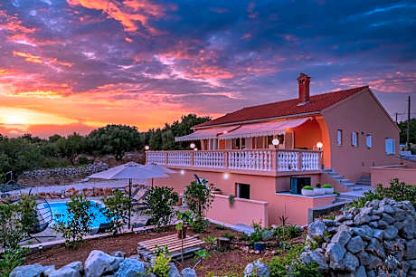 Villa Akulica with heated outdoor pool and seaview