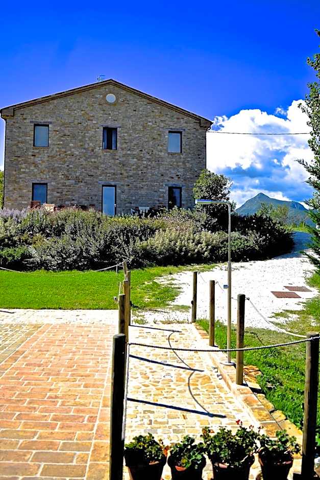 Amico Country House