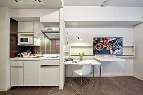 Studio Executive Twin