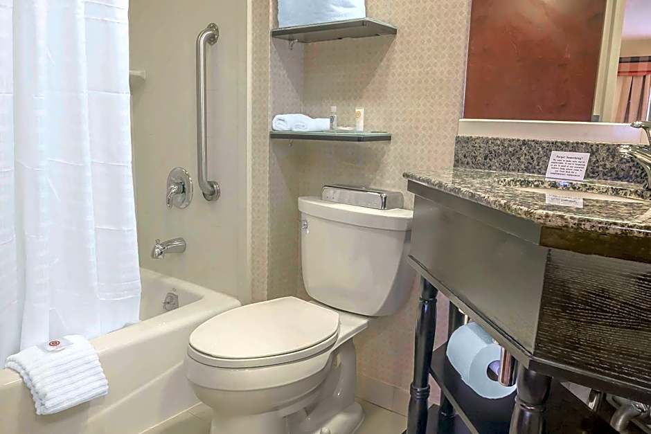 Comfort Inn & Suites LaGuardia Airport