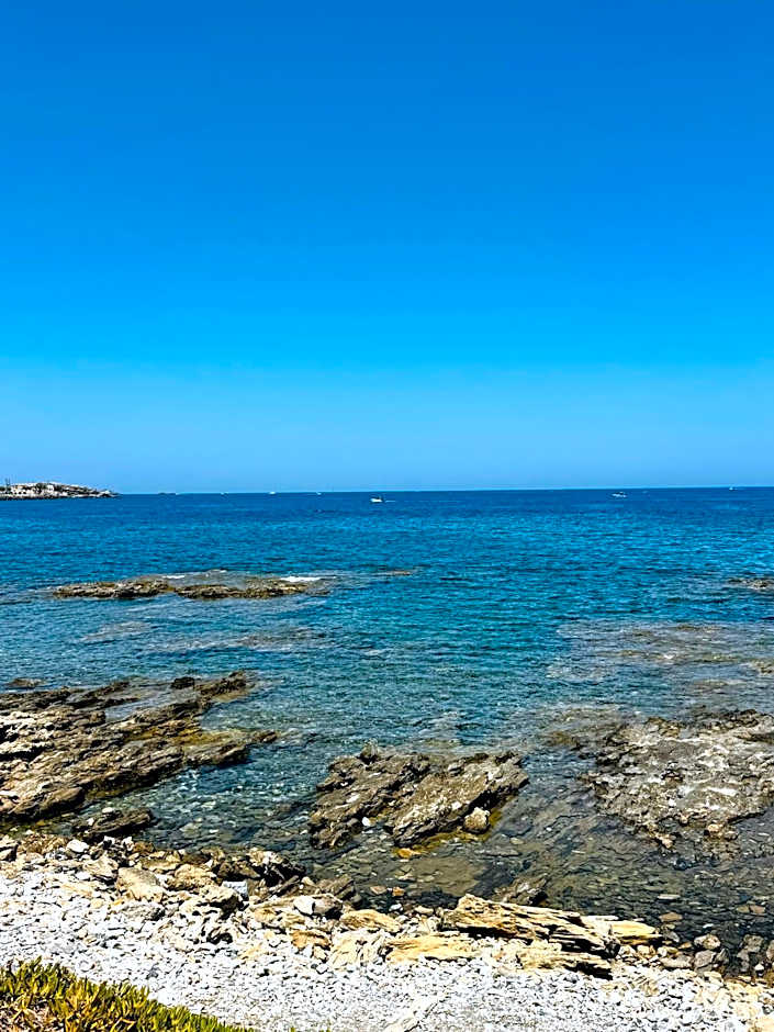 Lunar Hotel Modern Boutique