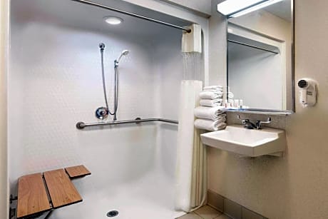 Double Room - Mobility Accessible Room/Non-Smoking
