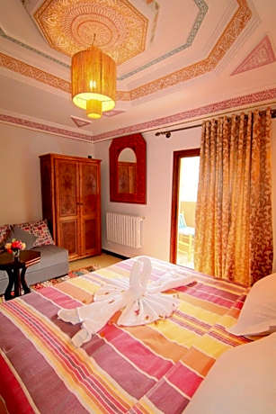 Deluxe Double or Twin Room with Mountain View