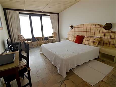 Double Room with Sea View - East Wing