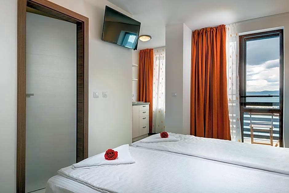 Panorama Blue Family Hotel and Free parking