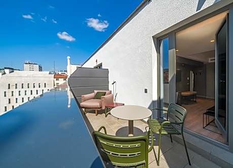 JUNIOR SUITE DELUXE 1 PAX