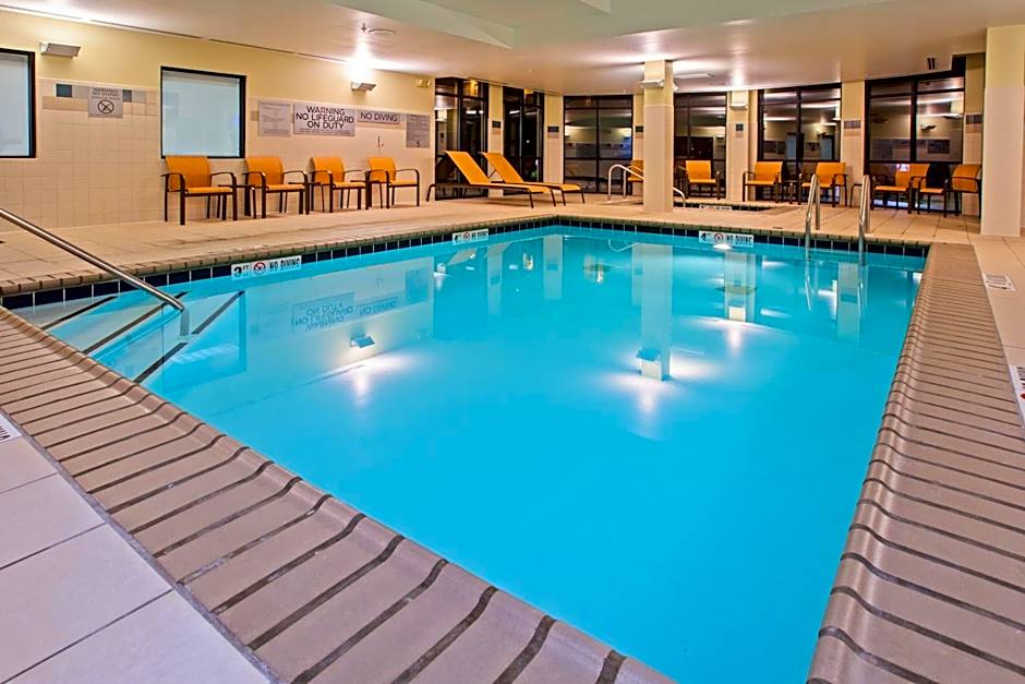 Courtyard by Marriott Louisville Northeast